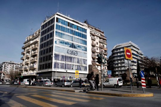 Η ΕΥΑΘ εξακολουθεί να κόβει το νερό
