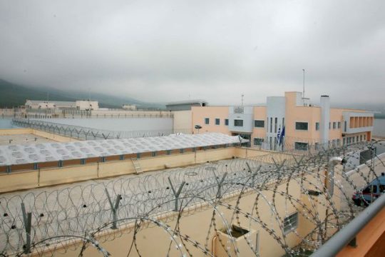 Αργοπεθαίνοντας στον Δομοκό