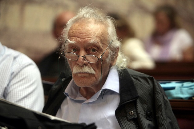 Απορρίφθηκε, λόγω κανονισμού, η πρόταση Γλέζου