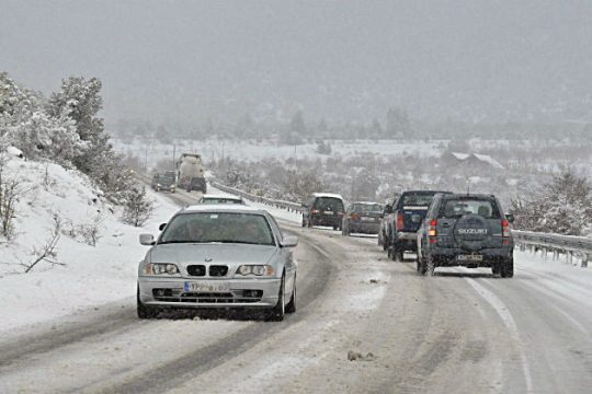 Σφοδρή κακοκαιρία πλήττει τη χώρα