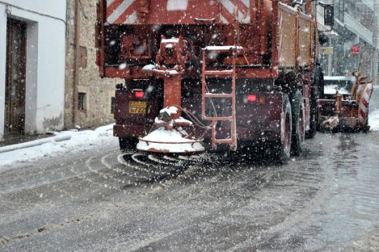 Σφοδρή χιονόπτωση στην εθνική οδό