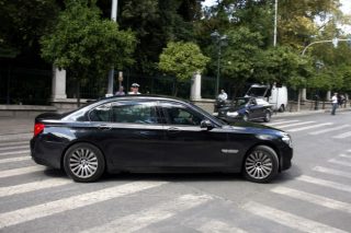 Προς πώληση 350 από τα 700 κρατικά αυτοκίνητα
