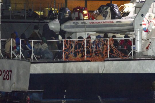 25 «διασωθέντες» πέθαναν από το κρύο