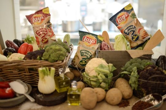 Τα LAY’S σε προσκαλούν να μαντέψεις  τις νέες τους γεύσεις