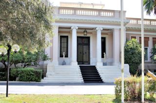 Μια πολύ… ευρύχωρη λίστα