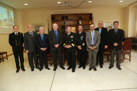 Πλοία του ΝΑΤΟ κατέπλευσαν στο λιμάνι του Πειραιά