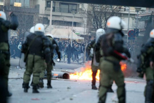 Δακρυγόνα, λιποθυμίες και πάγκος-αστακός