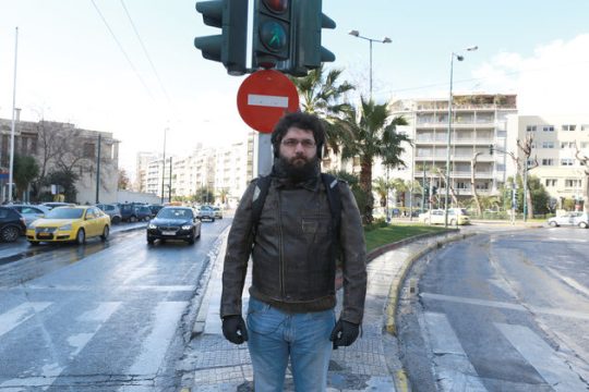 Καθαρός είν’ μοναχά ο άπραγος