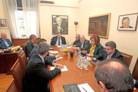 Βλέπουν στροφή του ΣΥΡΙΖΑ στον ρεαλισμό
