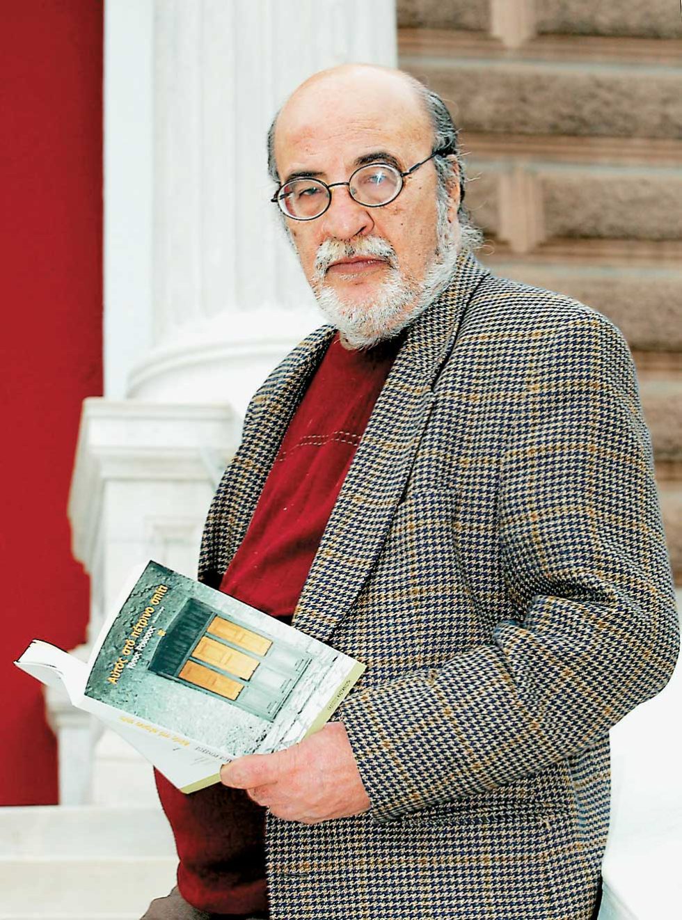 Πέθανε ο Τάσος Ρούσσος