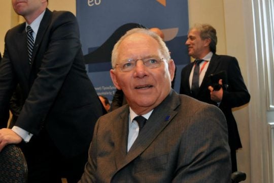Σκληρή γραμμή από τον Β. Σόιμπλε