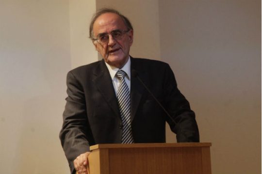 Κορυφώνεται η κόντρα Σούρλα – Θεοχάρη