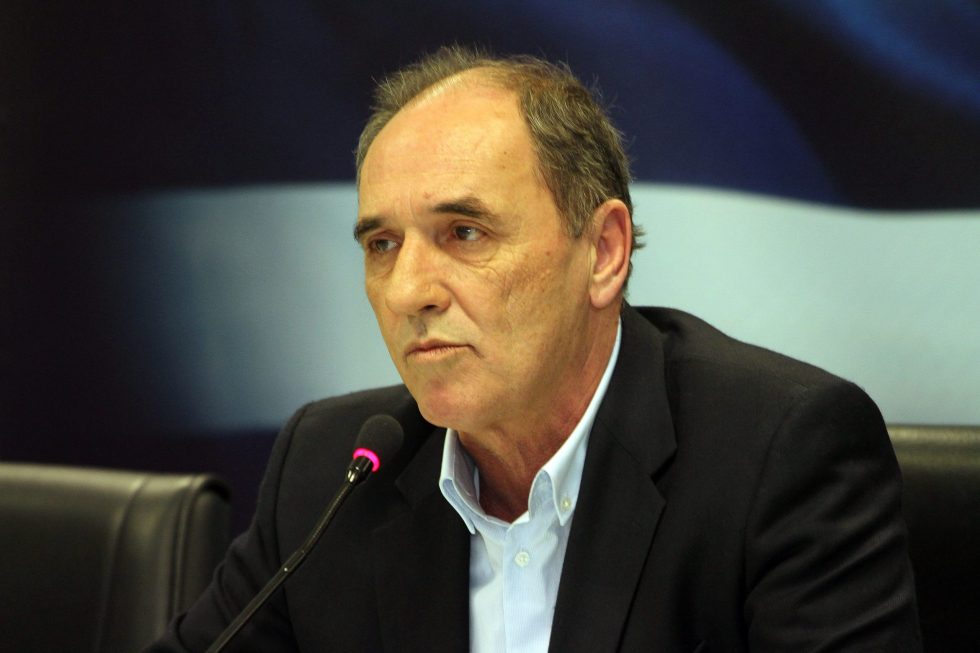Ψάχνει 3 δισ. ευρώ μέσω ΤΧΣ για 100.000 κόκκινα στεγαστικά δάνεια
