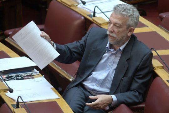 Δύσκολες κινήσεις σε λεπτές ισορροπίες