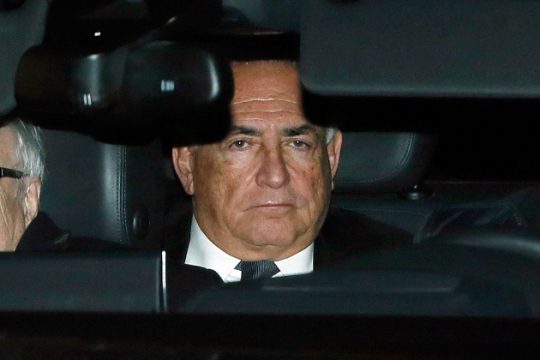 Οπως… Στρος-Καν, κοιμάσαι