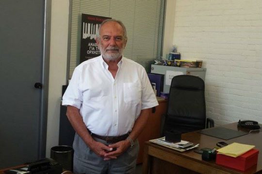 Εφερε τον Μίκυ στην Ελλάδα και αντιμετωπίζει την κρίση ως… Μακ Ντακ