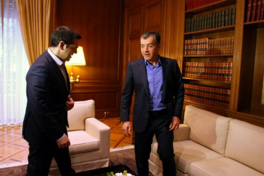Στο πλευρό της κυβέρνησης δηλώνει ο Στ. Θεοδωράκης
