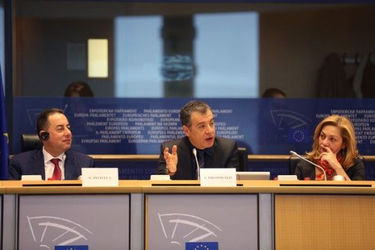 Μεταρρυθμίσεις στα… λόγια