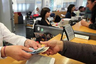 Δεν θα δεσμεύονται μισθοί – αποζημιώσεις