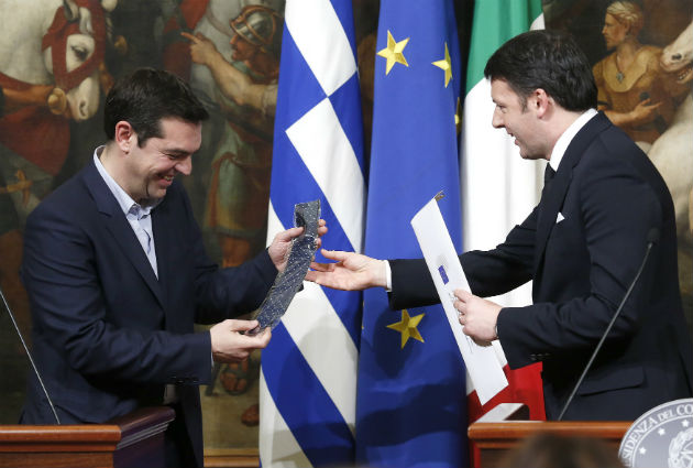 Οι υποσχέσεις, οι ταύτιση απόψεων και τα συμβολικά δώρα