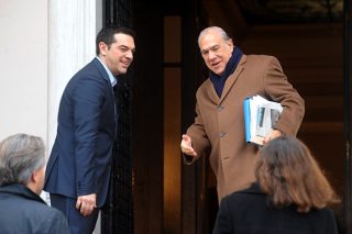 ΚΚΕ: Ανήμπορη να ανακόψει τη μνημονιακή λαίλαπα η κυβέρνηση