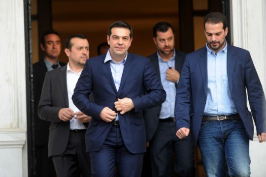 Απορρίπτει το «γερμανικό τελεσίγραφο» η κυβέρνηση