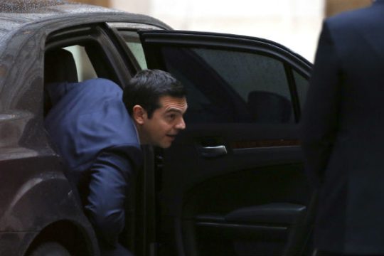 Επίσημη πρόσκληση να μεταβεί στην Κίνα δέχθηκε ο Αλ. Τσίπρας