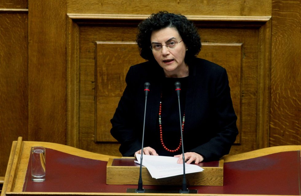 Βρίσκει λύση για τα χρέη