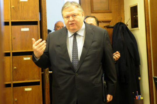 «Παιχνίδια εντυπώσεων» βλέπει ο Ευάγγελος Βενιζέλος