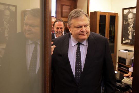 «Στηρίζουν» μεν, ανησυχούν δε