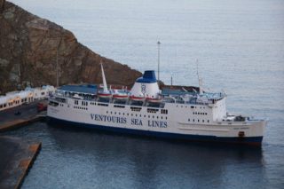 Απλήρωτα πληρώματα δένουν τα πλοία