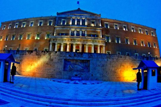 Οι εκτός Βουλής ψάχνουν το αύριο…