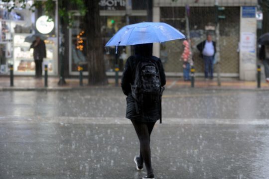 Συνεχίζονται οι βροχές και οι καταιγίδες