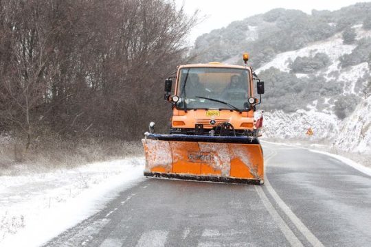 Στην «κατάψυξη» η χώρα
