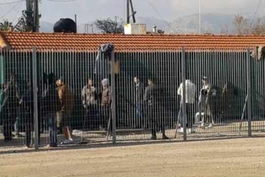 Ξηλώνεται το… κλουβί της ντροπής