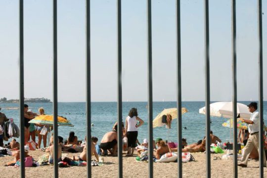 «Φρένο» στην παραχώρηση του αιγιαλού στους ΟΤΑ