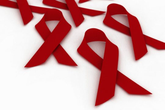Τέλος στην κατάπτυστη υγειονομική διάταξη για τις οροθετικές