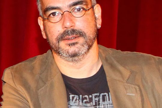 Ζητείται διευθυντής… κομμουνιστής