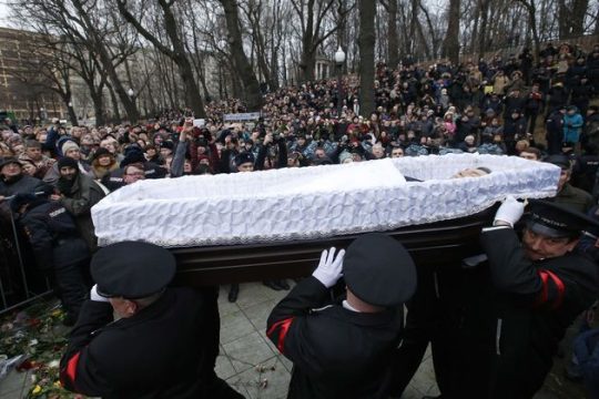 Τελευταίο αντίο στον Νεμτσόφ