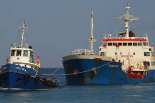 Αποκολλήθηκε το δεξαμενόπλοιο που προσάραξε στη Ρόδο