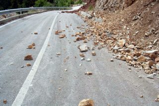 Κατολίσθηση έκλεισε τον δρόμο Φλώρινας – Καστοριάς