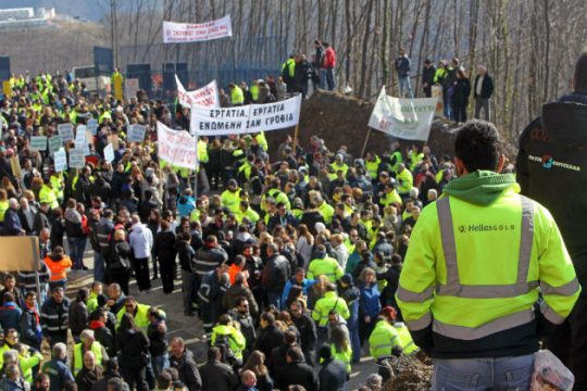 Οι μεταλλωρύχοι προειδοποιούν με κλιμάκωση