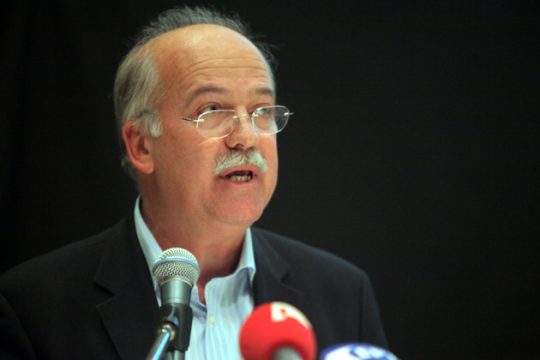 Με… κλοτσιά προς τα πάνω