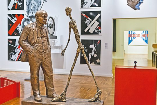 Θα έδινε ο Λένιν αυτοκίνητα στους βουλευτές;