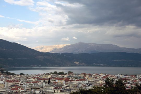 Στα σύνορα για την τιμή των όπλων