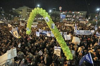 Στη σίγουρη ήττα βλέπει συνωμοσίες