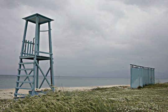 Βροχές και πτώση της θερμοκρασίας «καθυστερούν» την άνοιξη