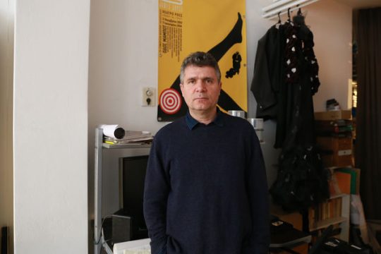 «Να δεθούν στο κάθισμα, να τη δουν και οι άντρες»