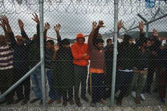 «Εφαρμόστε το νόμο για μετανάστες και άσυλο»