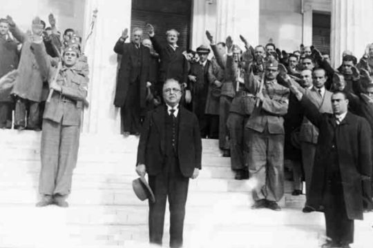 Kάδρο του δικτάτορα Μεταξά σε στρατόπεδο στο Νευροκόπι